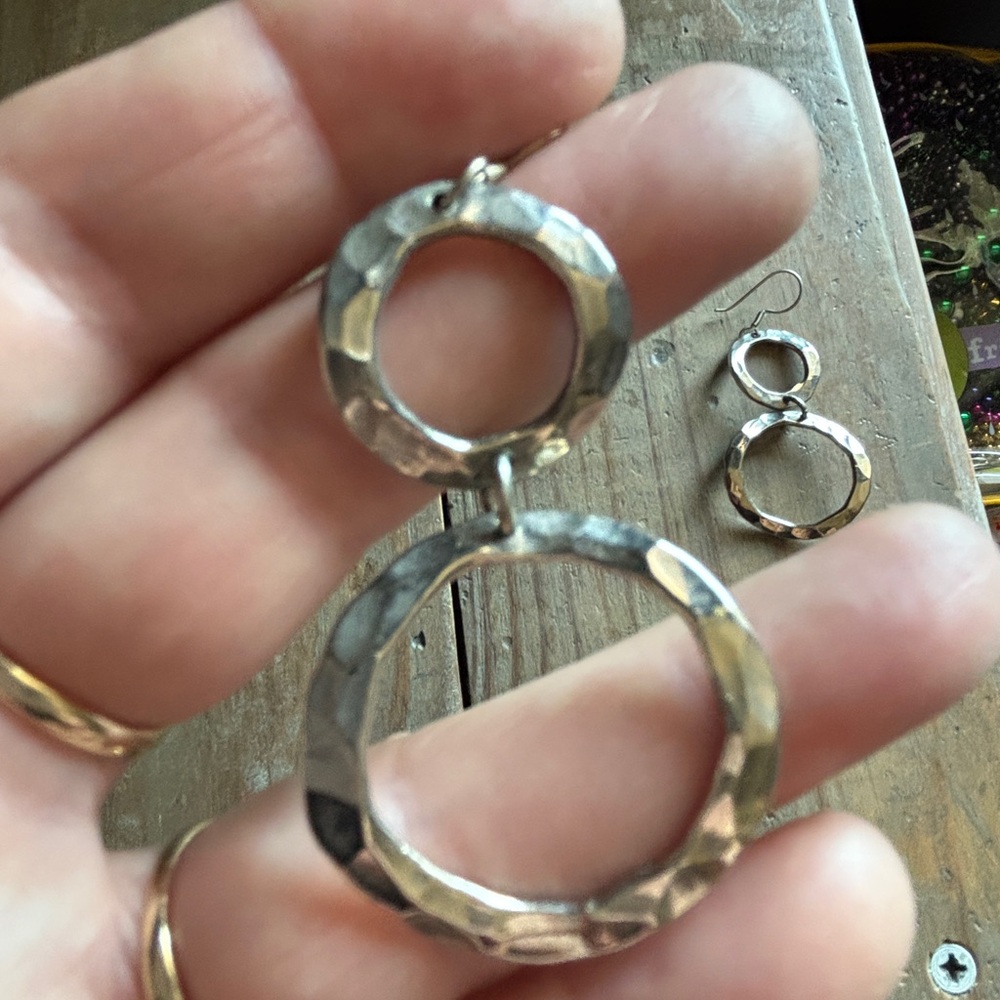 Elegant Silver Hammered Hoop Earrings - Picture 2 of 3